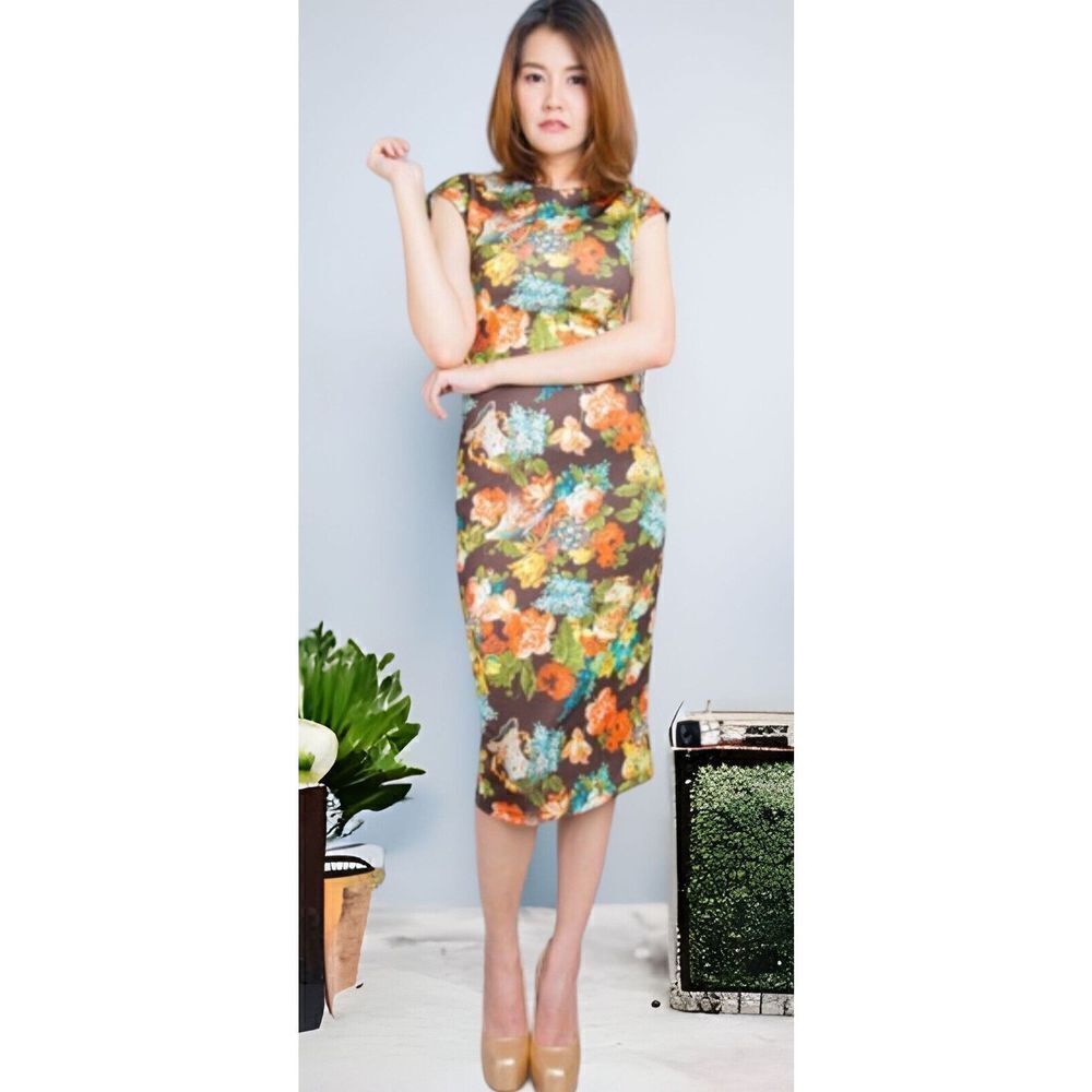 NARINPORN Floral Brown Bodycon Dress Short sleevve Crew Neck Size M Sexy. Mini